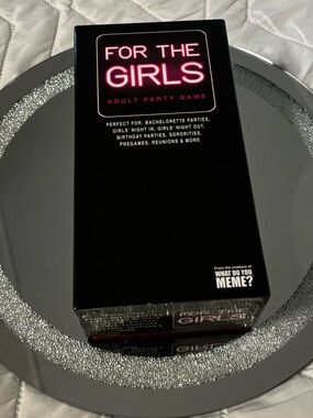 For The Girls Adult Party Game – Black